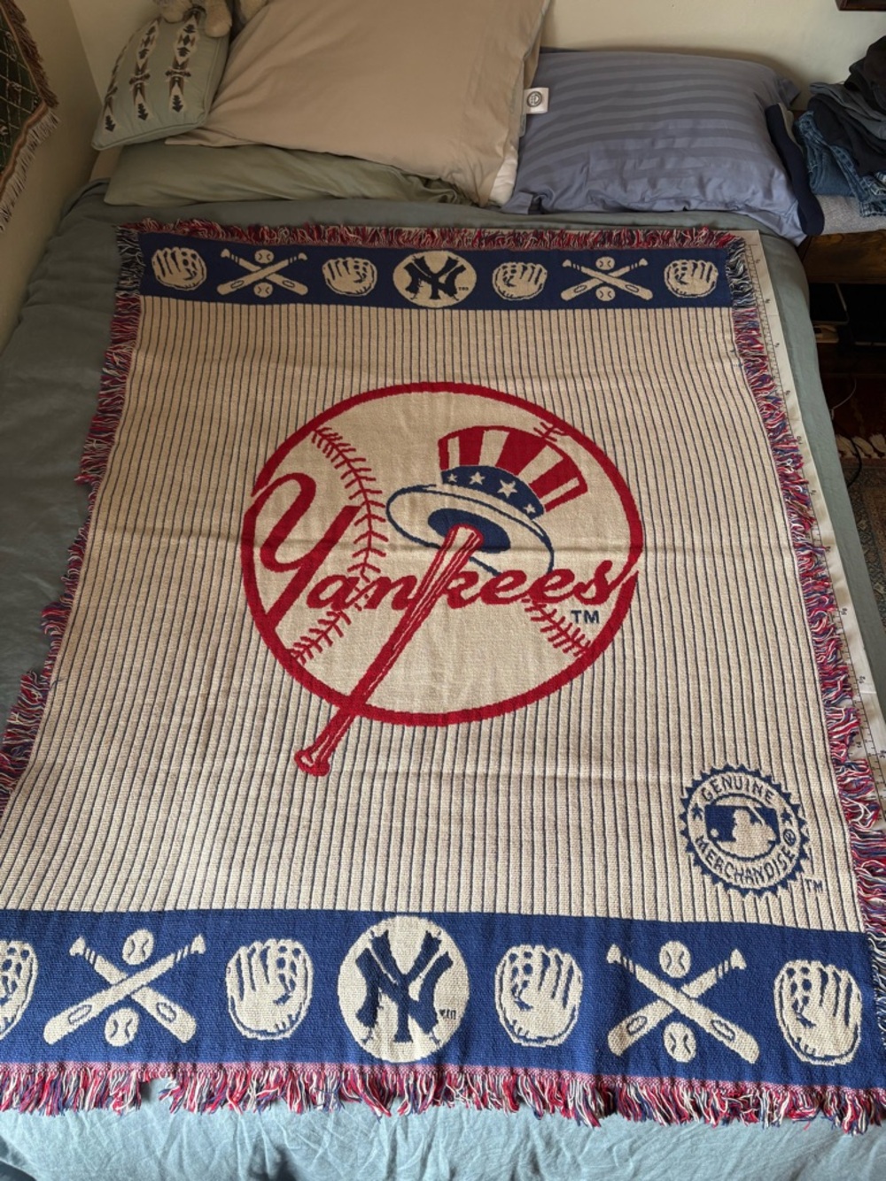 New York Yankees Red, Navy & Cream Woven Throw Blanket